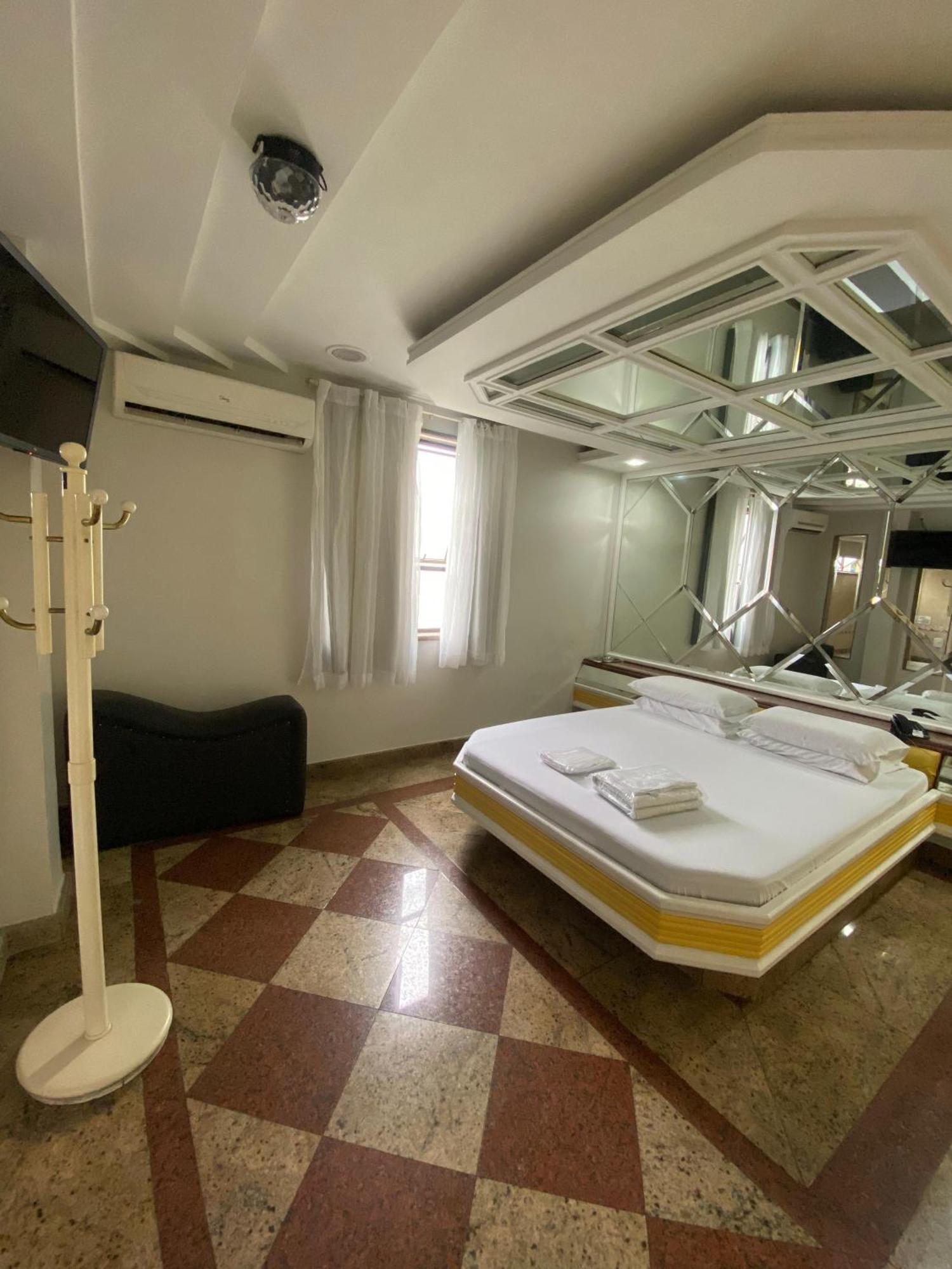 Quarto Duplo